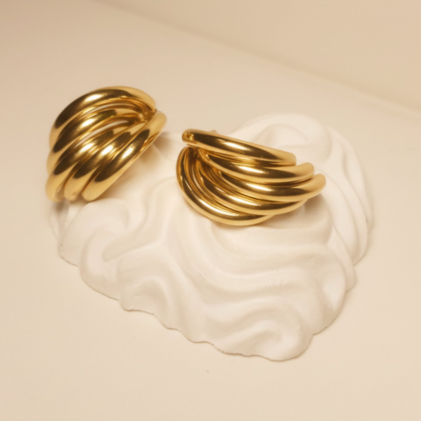GOLD SHELL EARRINGS