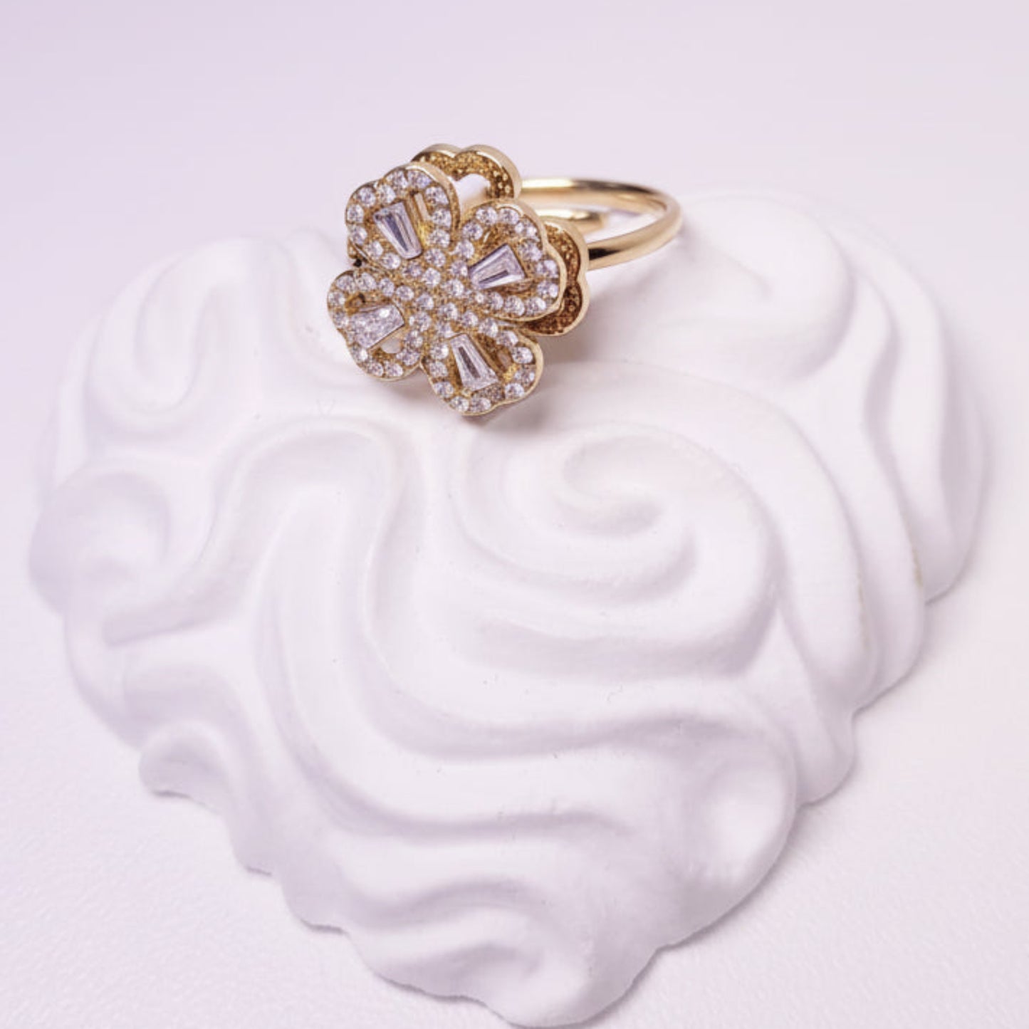 ANELLO QUADRIFOGLIO GIREVOLE IN ACCIAIO GOLD CON BRILLANTINI