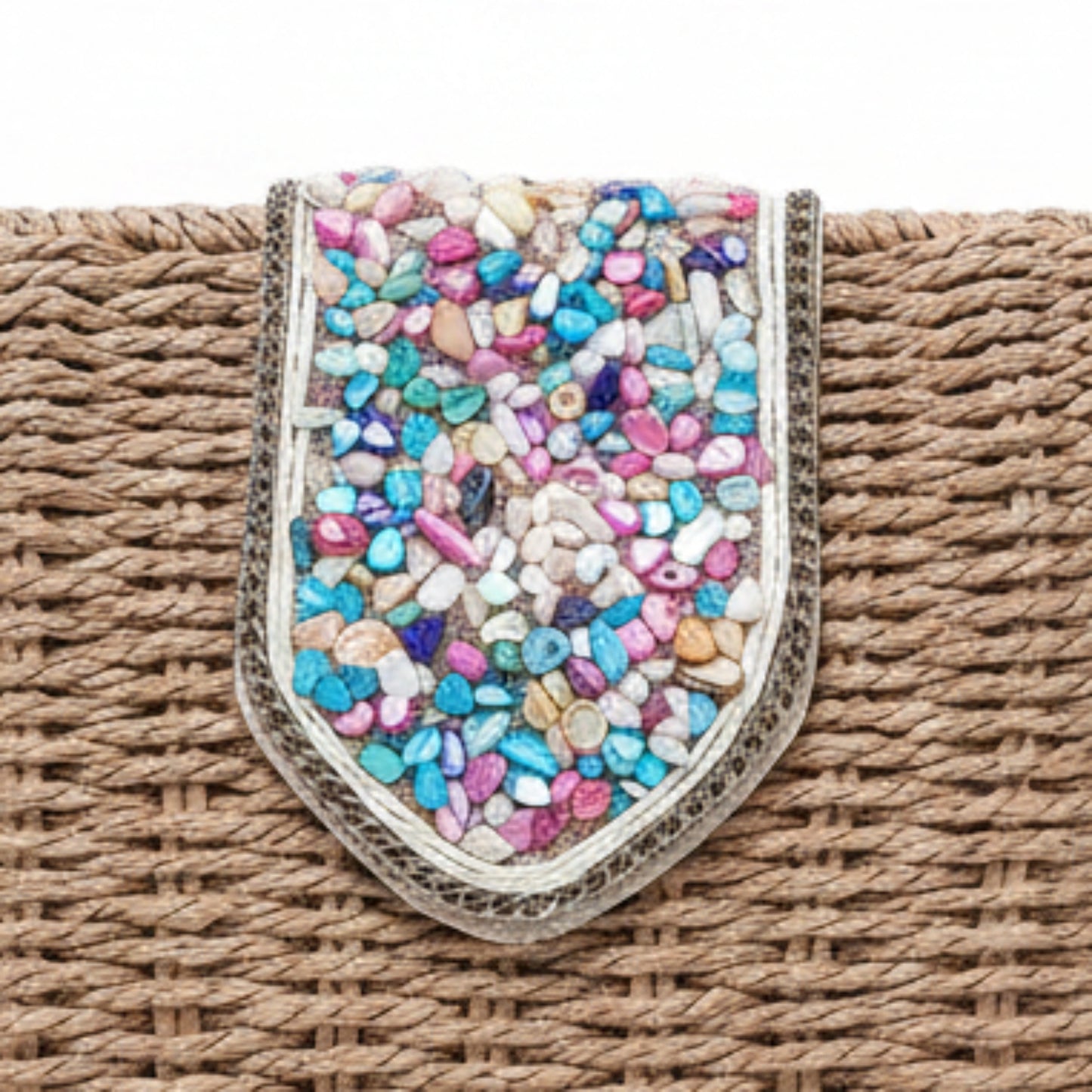 BORSA IN RAFIA CON PIETRINE COLORATE E CHIUSURA A CLIP - TRACOLLA