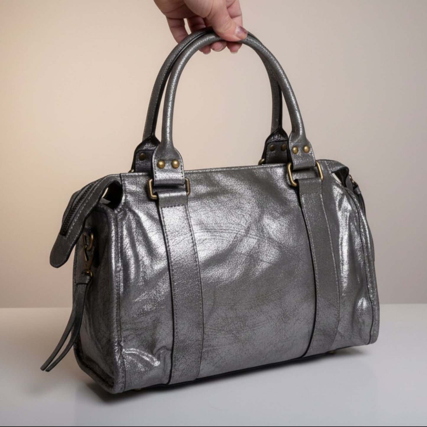 BORSA DONNA ARGENTO A TRACOLLA E MANO ELEGANTE-TREND2026