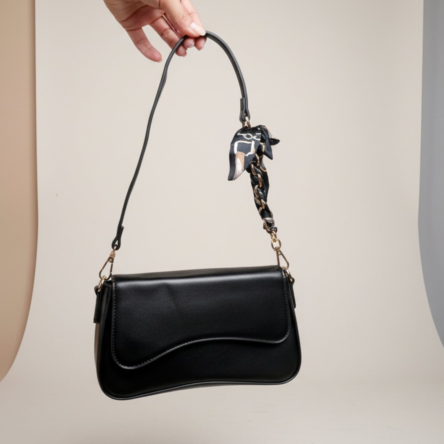 BORSA DONNA NERA RIGIDA CON DOPPIA TRACOLLA E FOULARD-ECOPELLE MODA