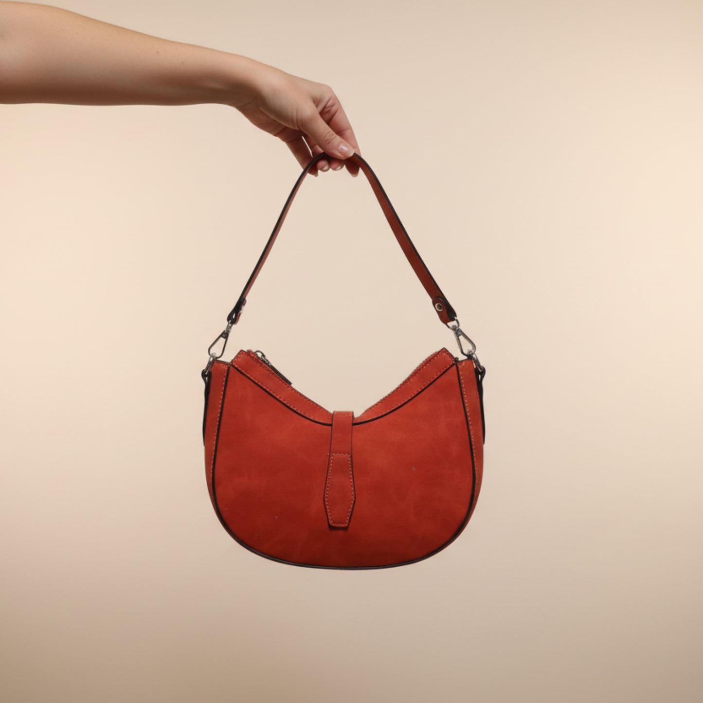 BORSA A MEZZALUNA SCAMOSCIATA ARANCIONE CON DOPPIA TRACOLLA REMOVIBILE