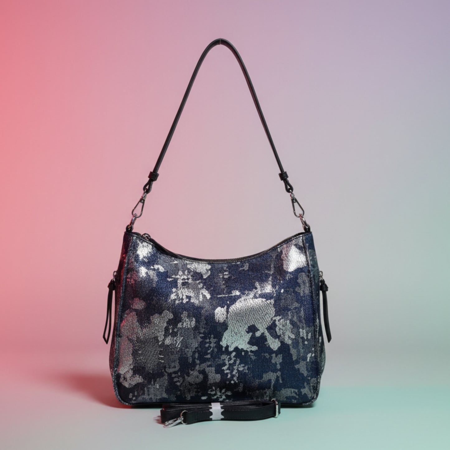 BORSA IN JEANS CAPIENTE CON TRACOLLA REMOVIBILE-PRATICA,MODERNA E DI TENDENZA