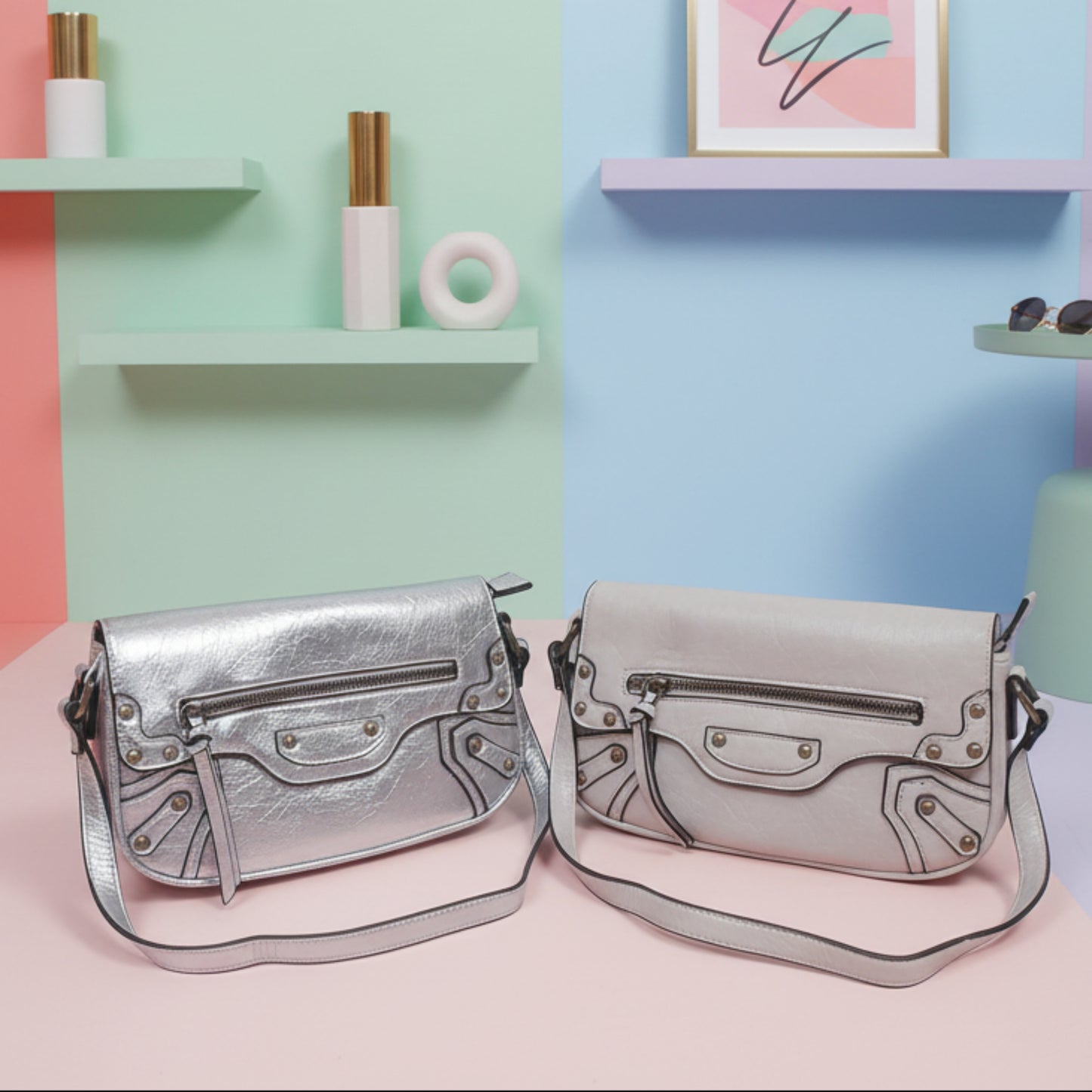 BORSA FASHION CON BORCHIE E DOPPIA TRACOLLA - GIOVANE E TRENDY