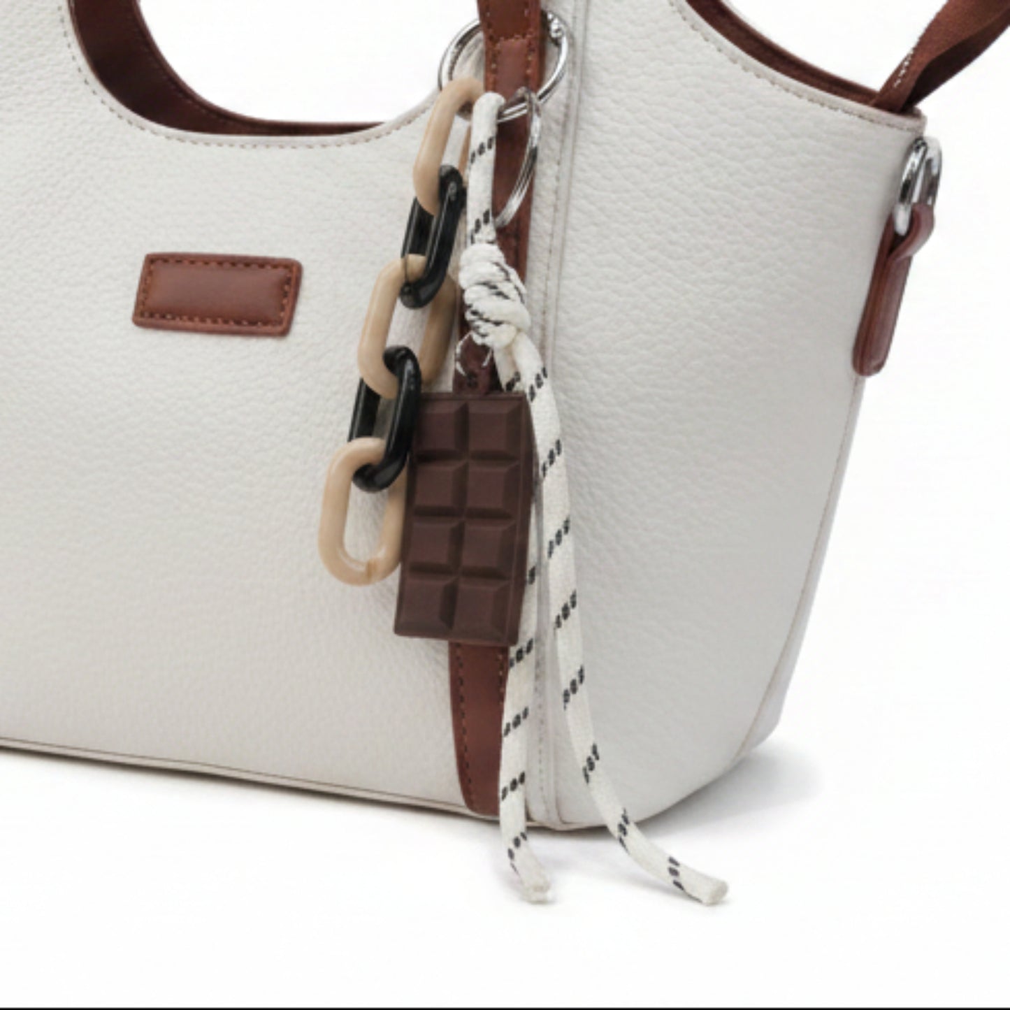 BORSA A MANO E TRACOLLA OCN CHARM CIOCCOLATO - COMPATTA E VERSATILE PANNA E BEIGE