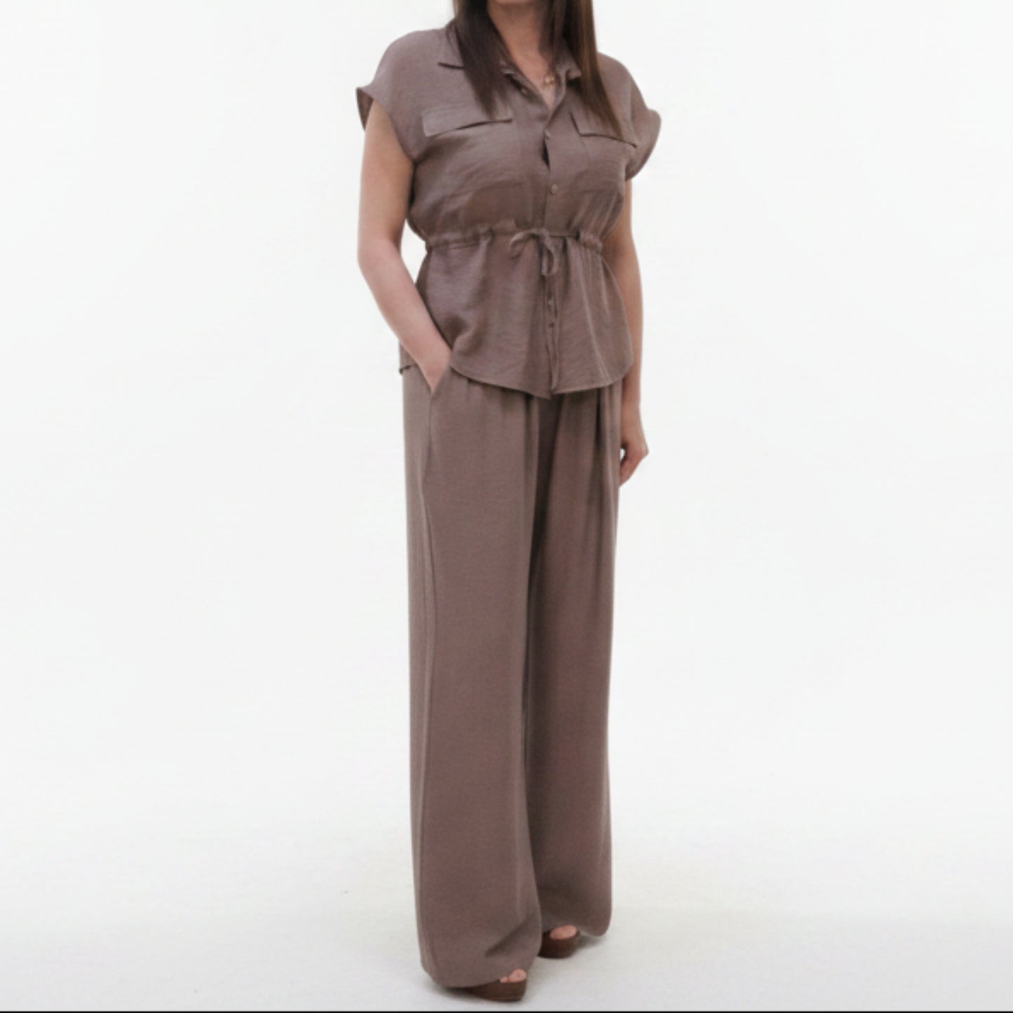 COMPLETO ESTIVO FRESCO E LEGGERO, CAMICIA REGOLABILE + PANTALONE LARGO VITA ELASTICA (S-L)