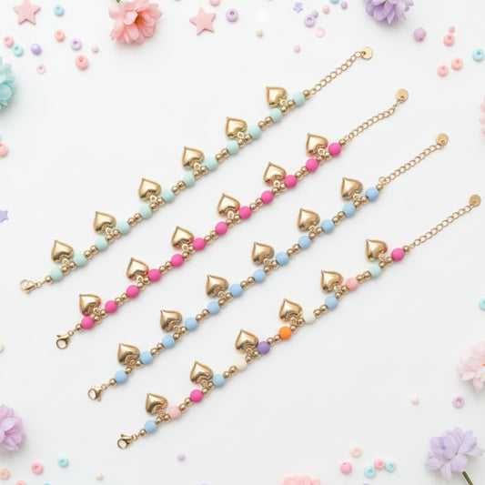 BRACCIALE IN ACCIAIO GOLD ESTIVO CON PERLINE COLORATE E CUORI