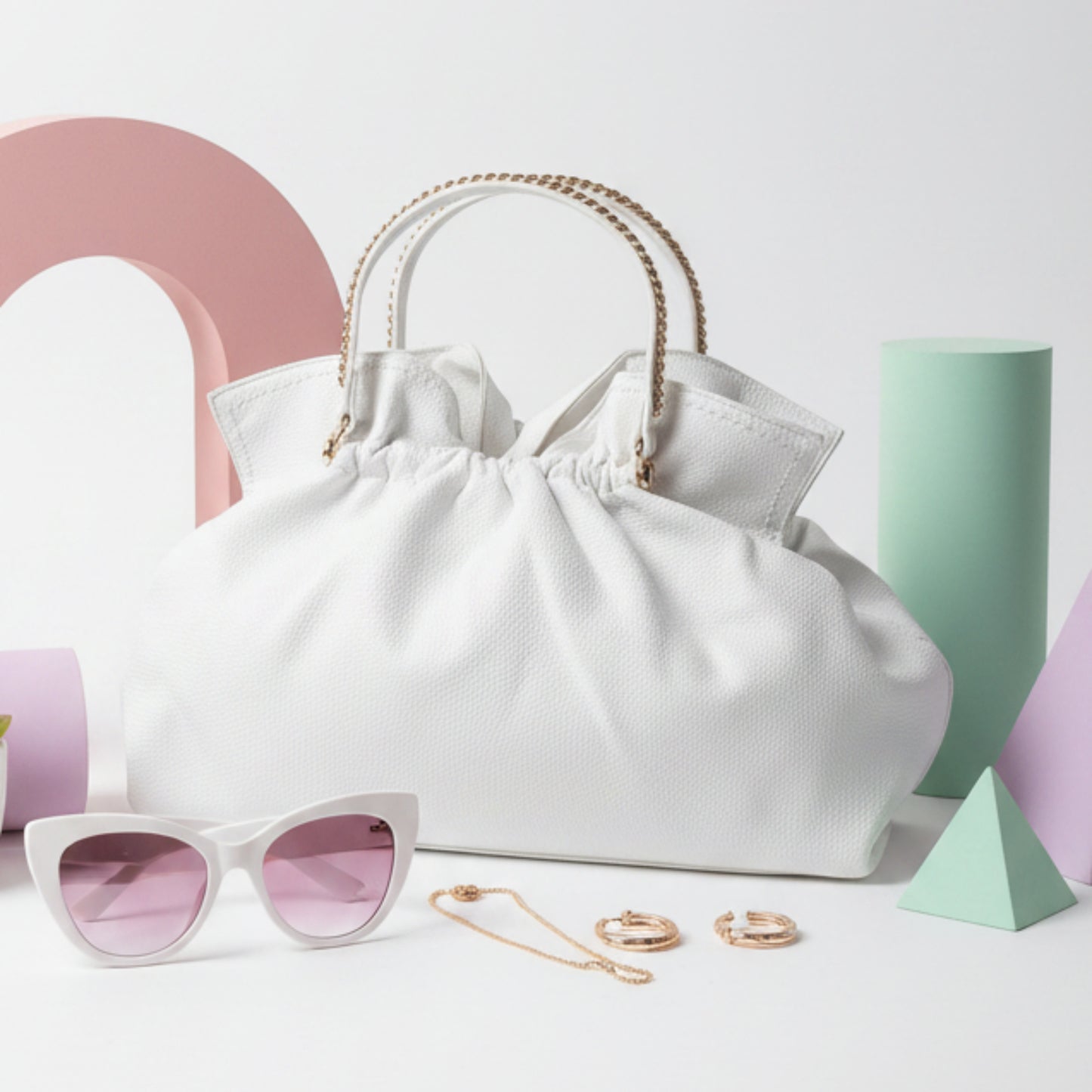 BORSA GRANDE FASHION BIANCA CON DETTAGLI GOLD E TRACOLLA REMOVIBILE