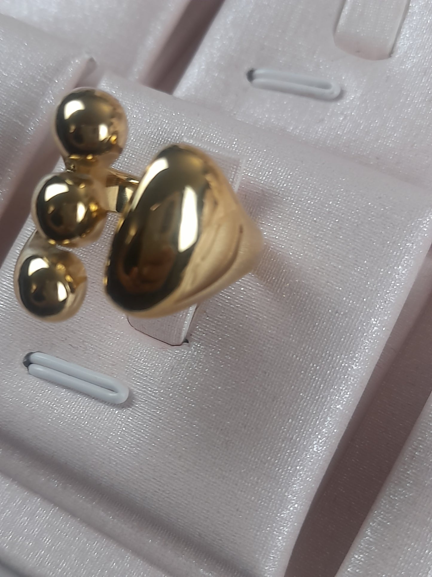 Anello